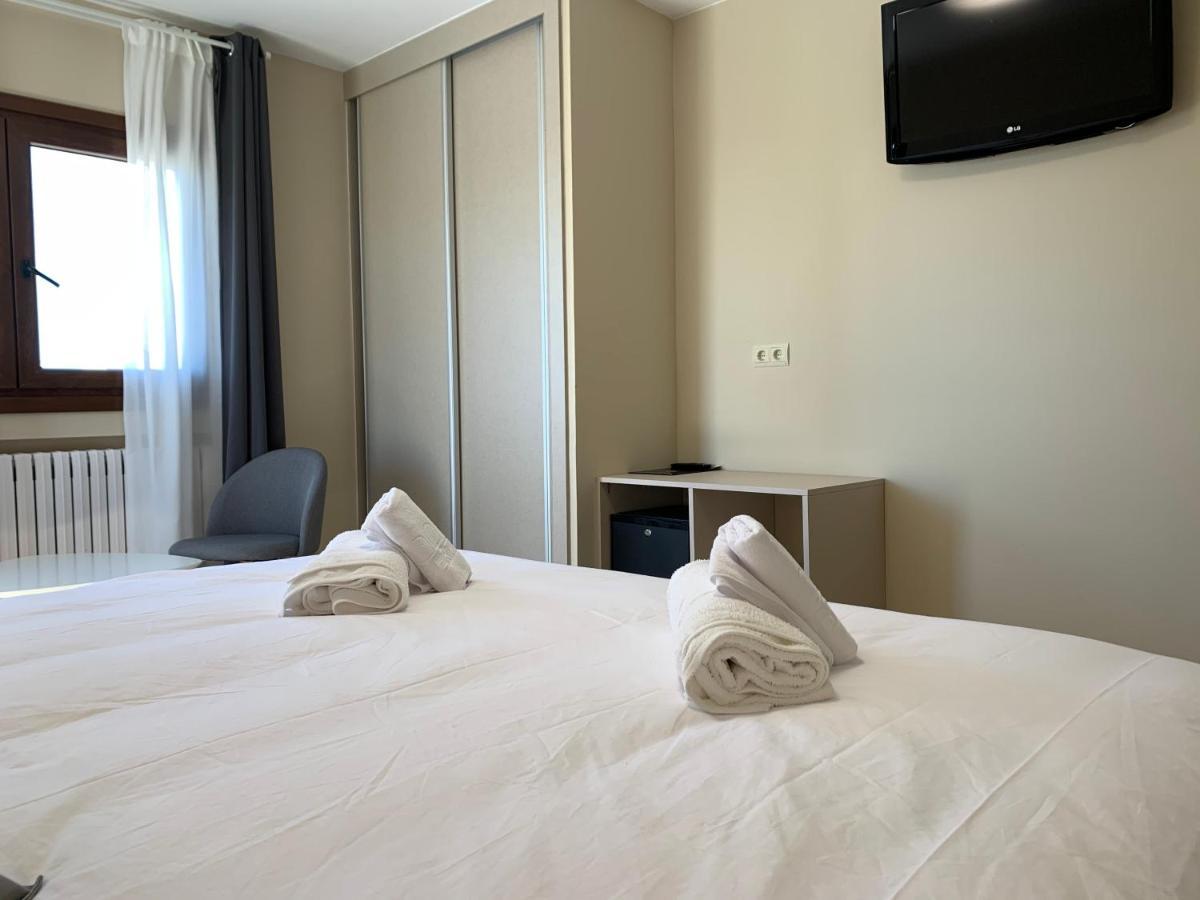 Hotel El Cobertizo Plasencia del Monte 外观 照片