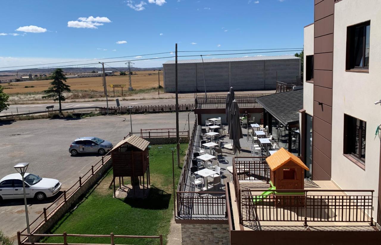 Hotel El Cobertizo Plasencia del Monte 外观 照片