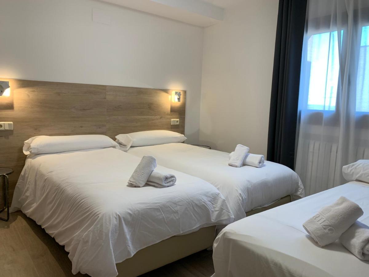 Hotel El Cobertizo Plasencia del Monte 外观 照片