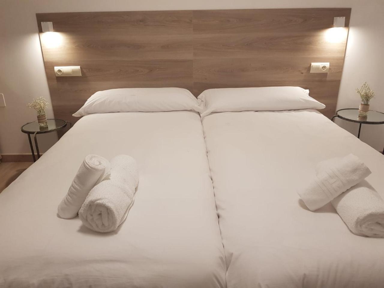 Hotel El Cobertizo Plasencia del Monte 外观 照片