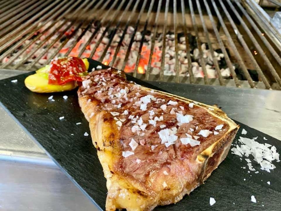 Hotel El Cobertizo Plasencia del Monte 外观 照片
